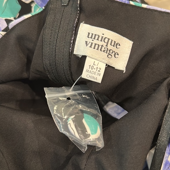 Unique Vintage Black & Lilac Floral Print Tarrytown Hostess Dress - L/10-12 - Picture 4 of 4